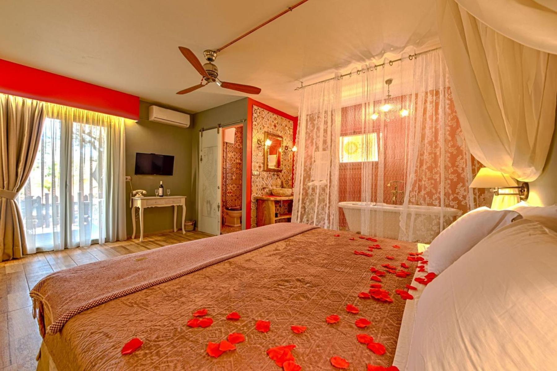 Petani Bay Hotel - Adults Only Vóvikes Zewnętrze zdjęcie
